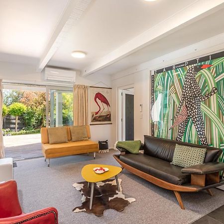 Retro Living - Lush Garden Apartment Christchurch Exterior photo