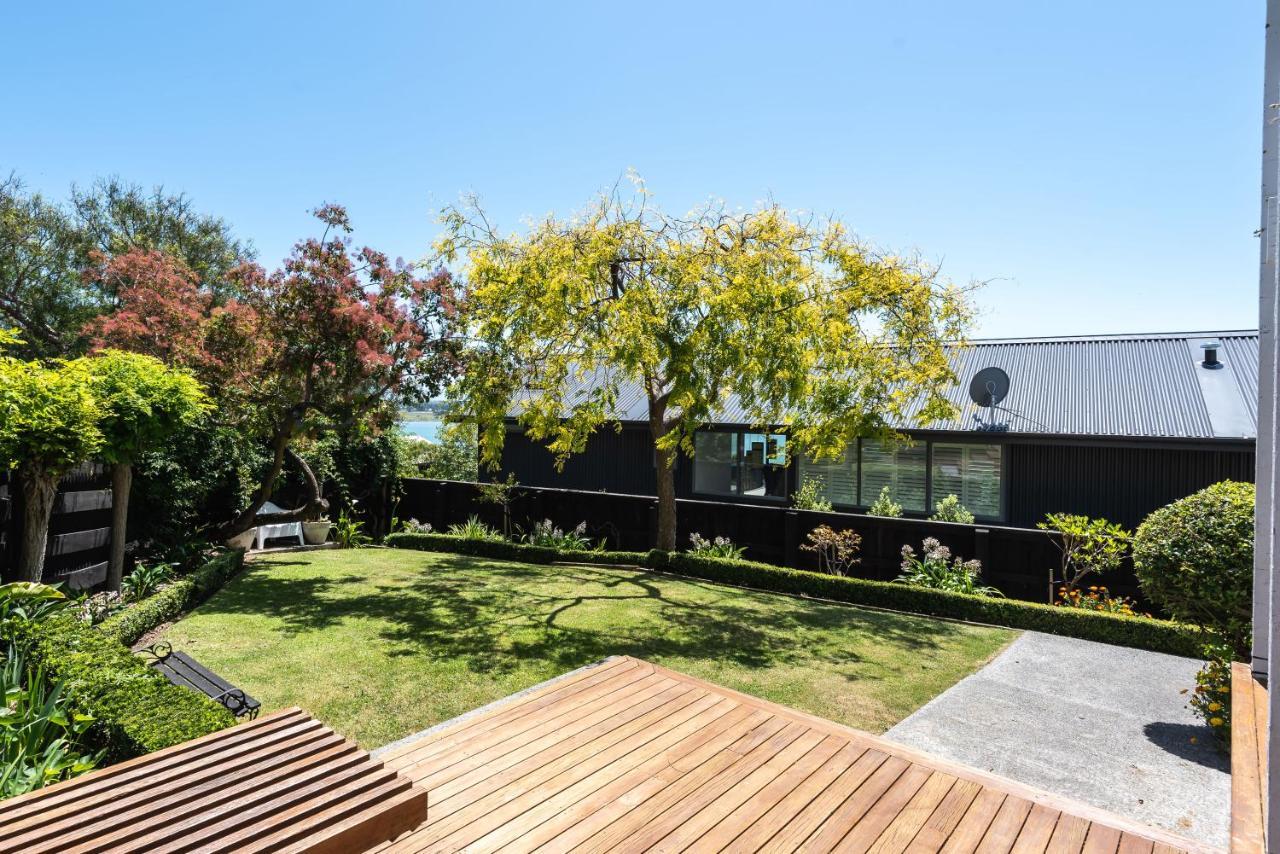 Retro Living - Lush Garden Apartment Christchurch Exterior photo