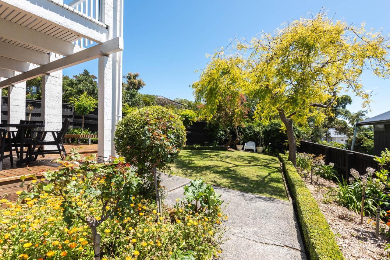 Retro Living - Lush Garden Apartment Christchurch Exterior photo