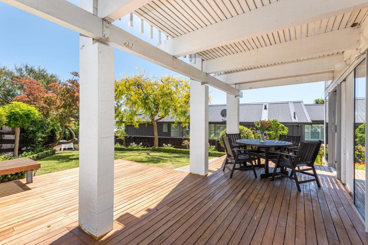 Retro Living - Lush Garden Apartment Christchurch Exterior photo